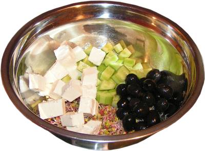 kie�ki rzodkiewki, ser feta, og�rek, czrne oliwki drylowane, nierdzewna misa